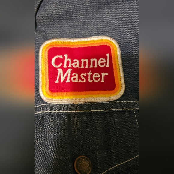Vintage 80's Channel Master Jean Shirt. Size X-Large. Snap closure. - Picture 3 of 6